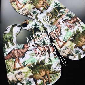 DINOSAURS! 🦖 bib & burp set